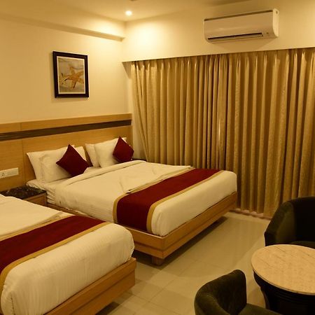 Hotel U.T.Elite Bangalore Eksteriør bilde