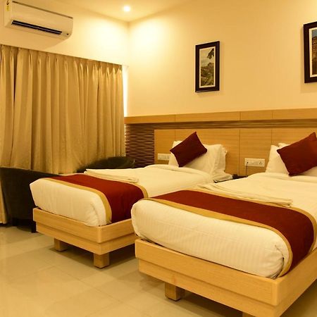 Hotel U.T.Elite Bangalore Eksteriør bilde