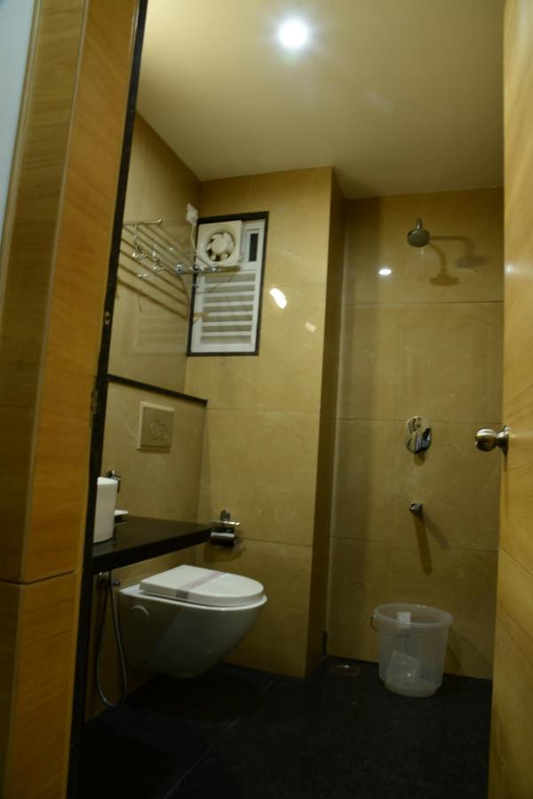 Hotel U.T.Elite Bangalore Eksteriør bilde