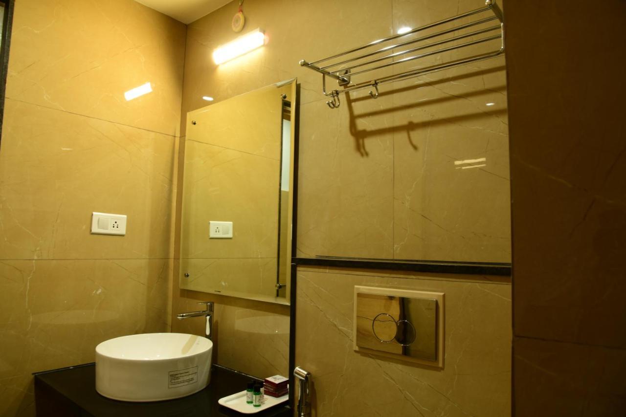 Hotel U.T.Elite Bangalore Eksteriør bilde