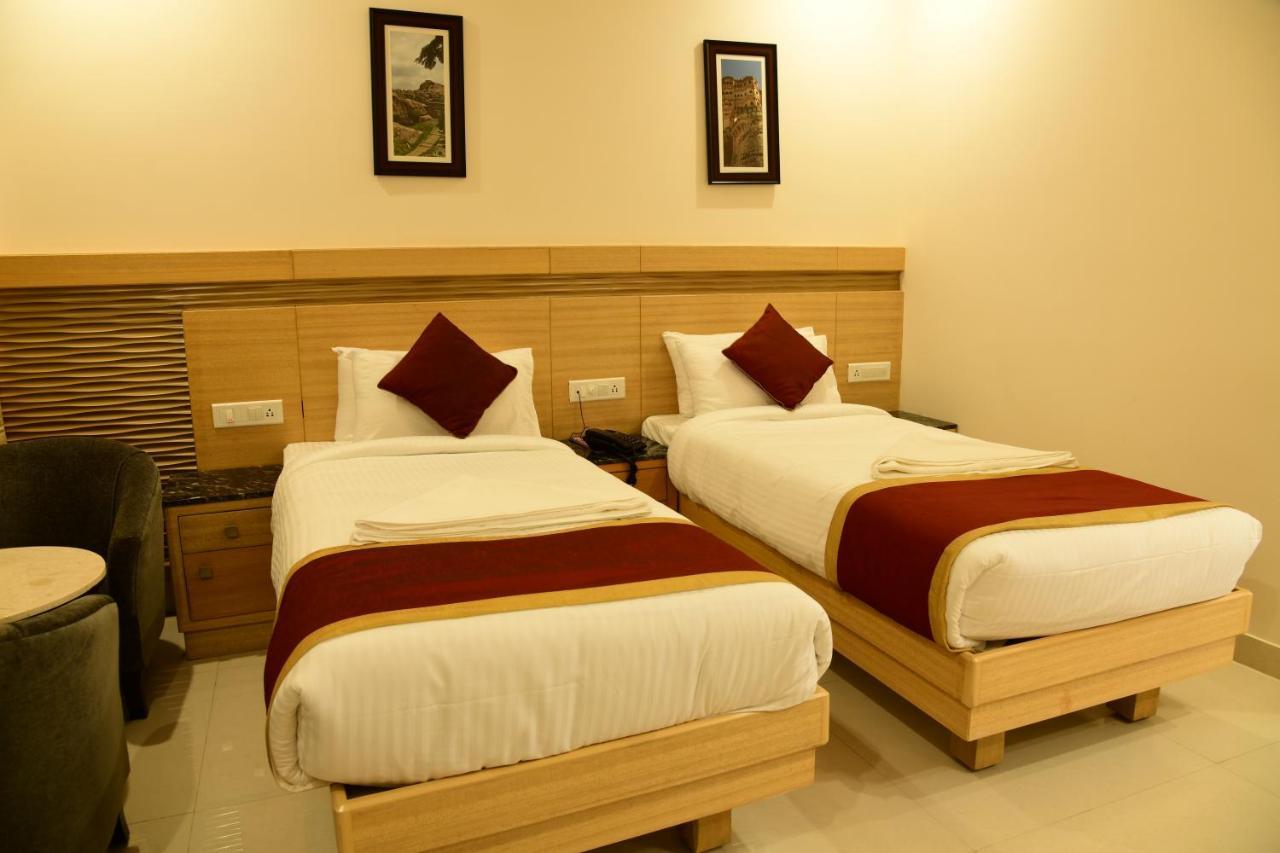 Hotel U.T.Elite Bangalore Eksteriør bilde