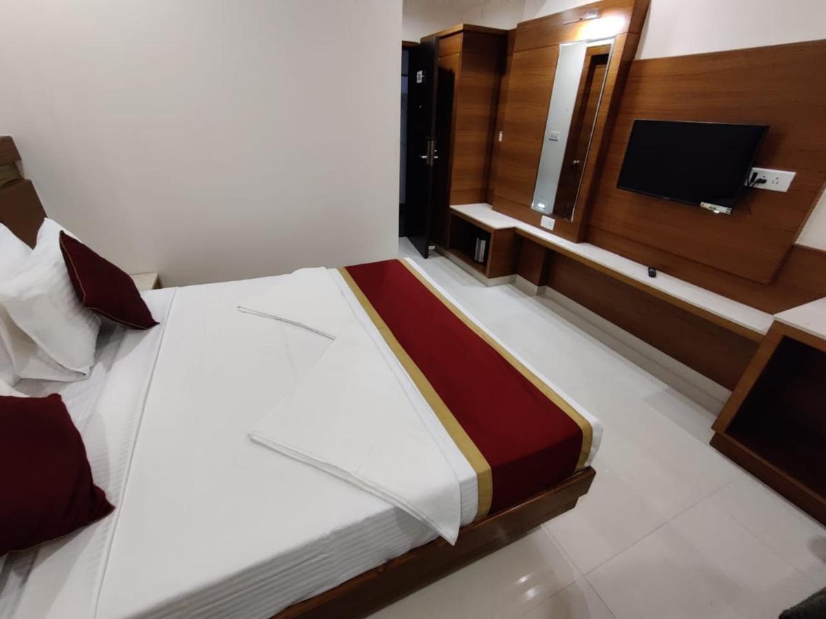 Hotel U.T.Elite Bangalore Eksteriør bilde