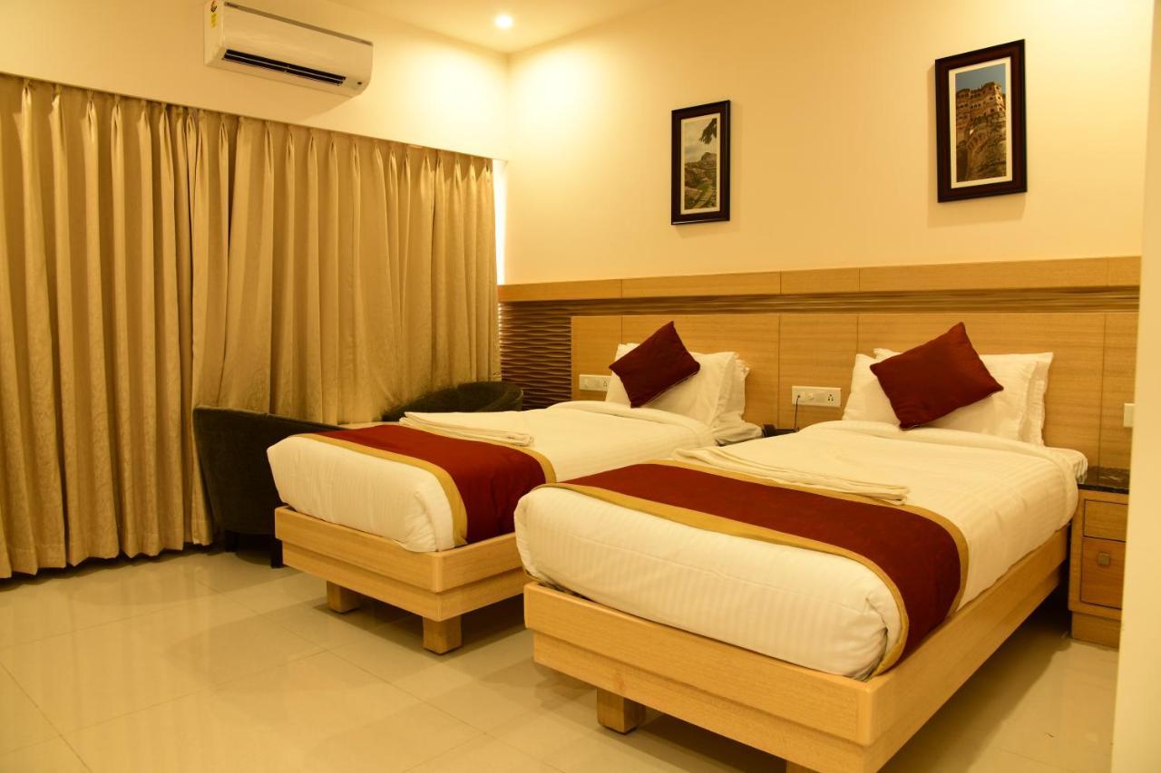 Hotel U.T.Elite Bangalore Eksteriør bilde