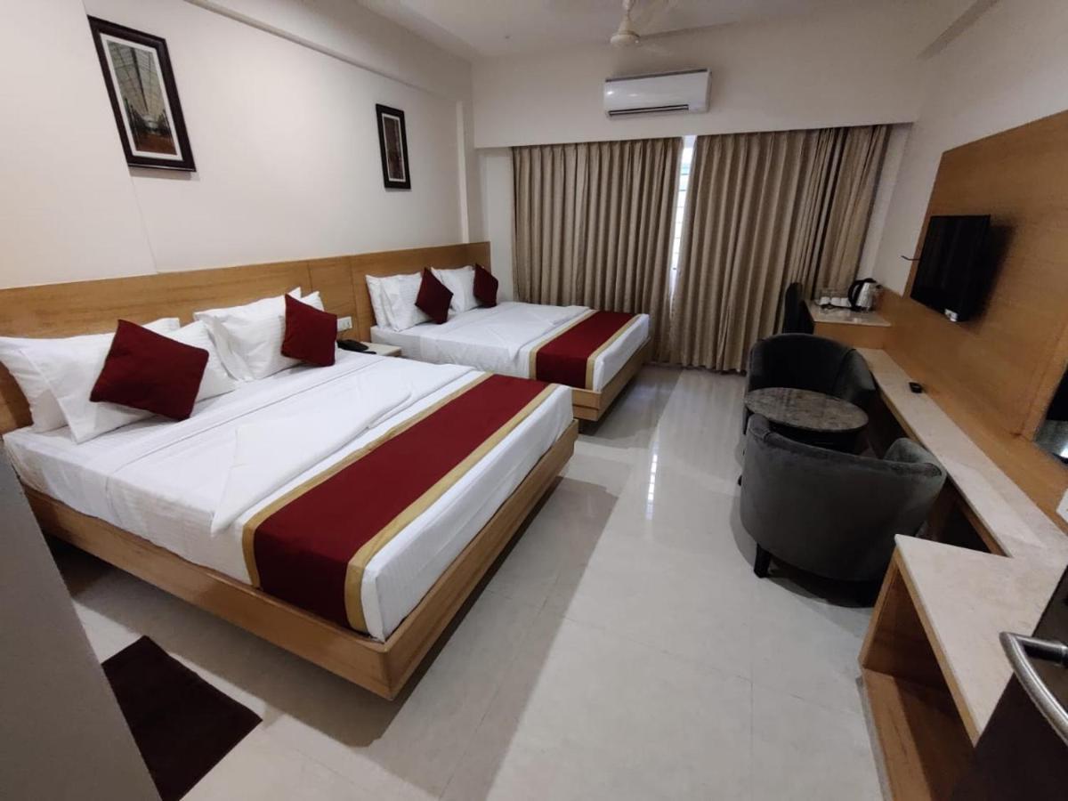 Hotel U.T.Elite Bangalore Eksteriør bilde